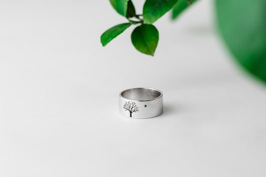 Ring "Tree" (8 mm) with emerald