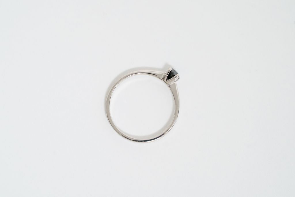 Ring "Vector" (4 mm gemstone)