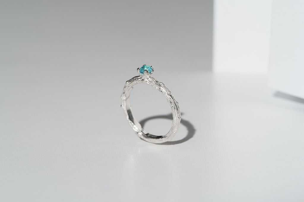 Ring "Light vine" (gemstone 3,5 mm)
