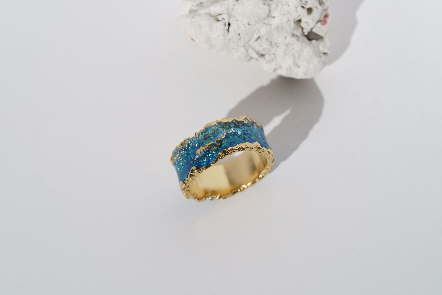 Ring "Wave" blue (10 mm) with gilding