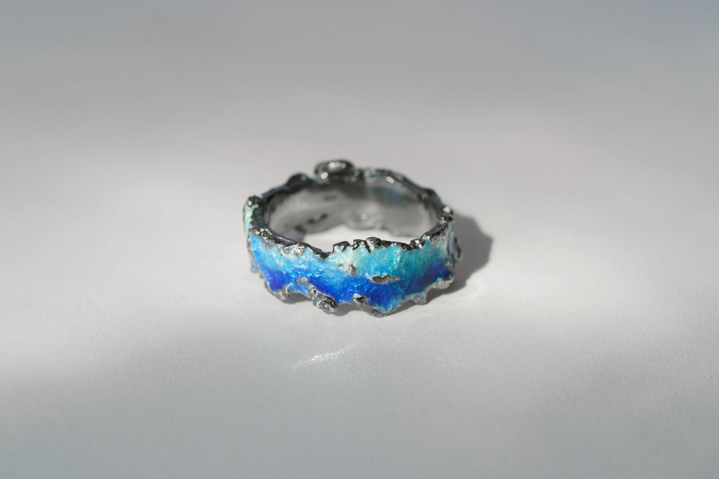 Ring "Wave" blue (6 mm) blackened