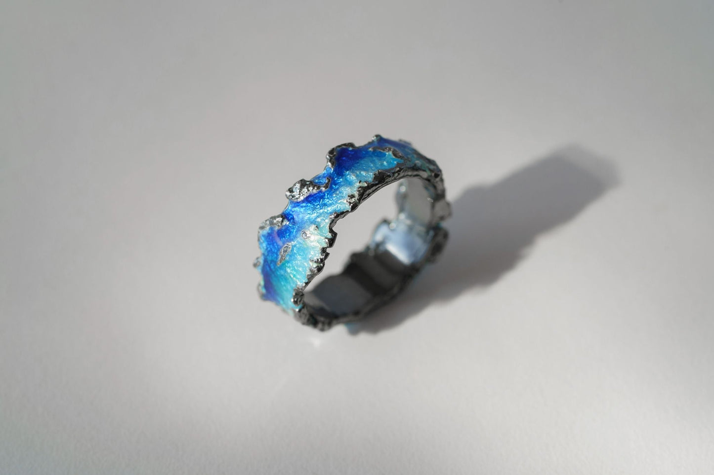 Ring "Wave" blue (6 mm) blackened