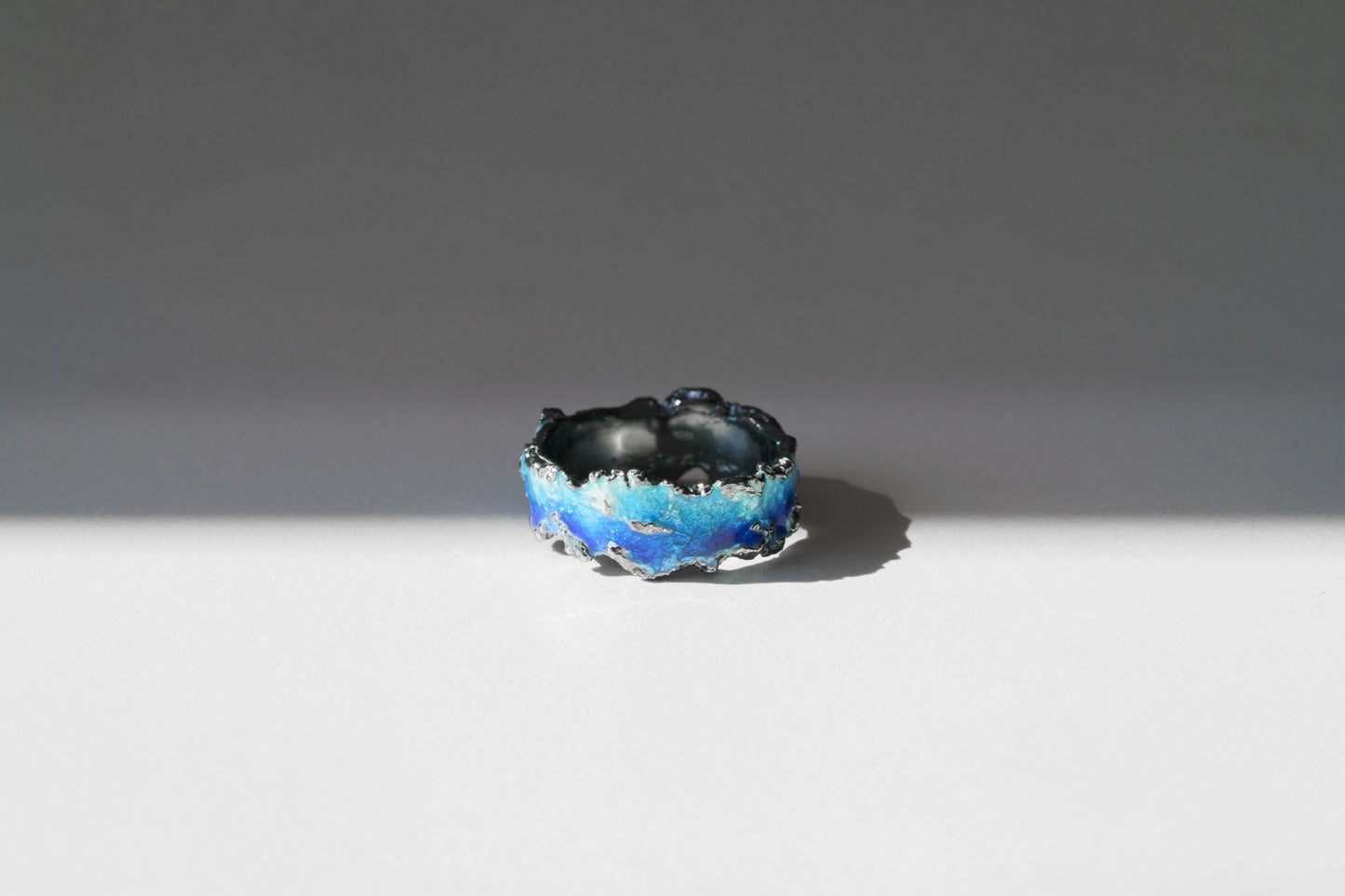 Ring "Wave" blue (6 mm) blackened