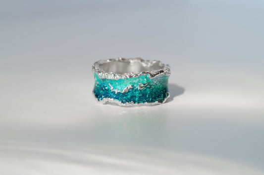 Ring "Wave" emerald (10 mm)