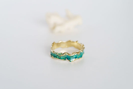 Ring "Wave" emerald (4 mm)