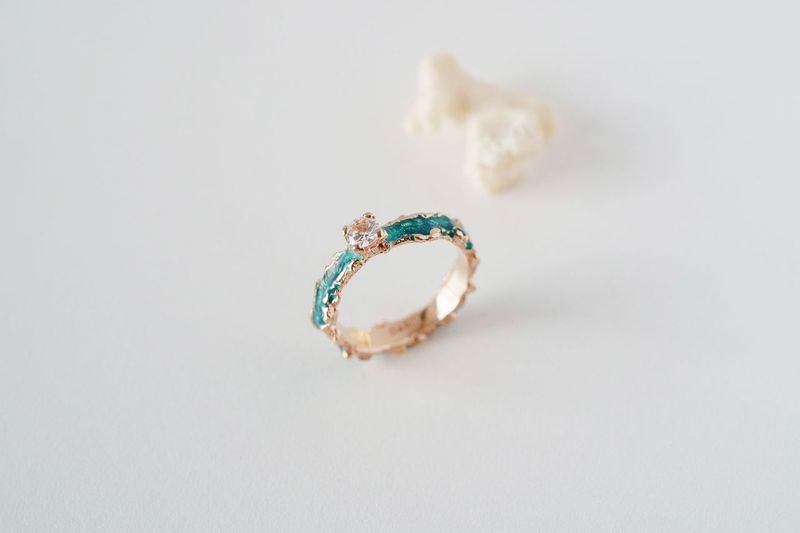 Ring "Wave" (4 mm gemstone) emerald