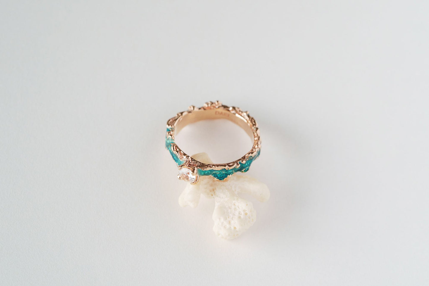 Ring "Wave" (4 mm gemstone) emerald