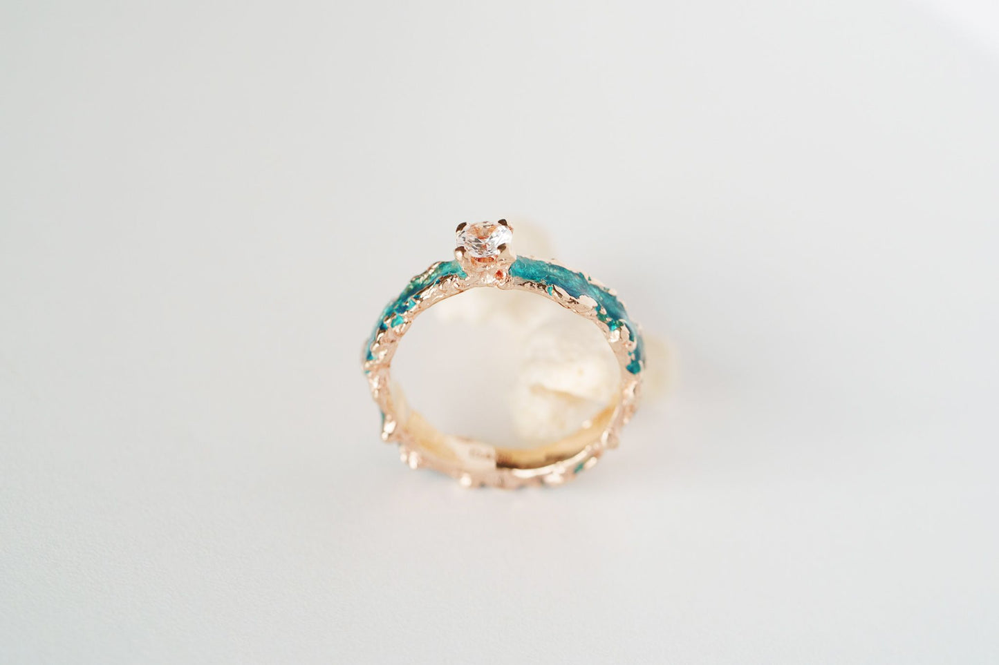 Ring "Wave" (4 mm gemstone) emerald