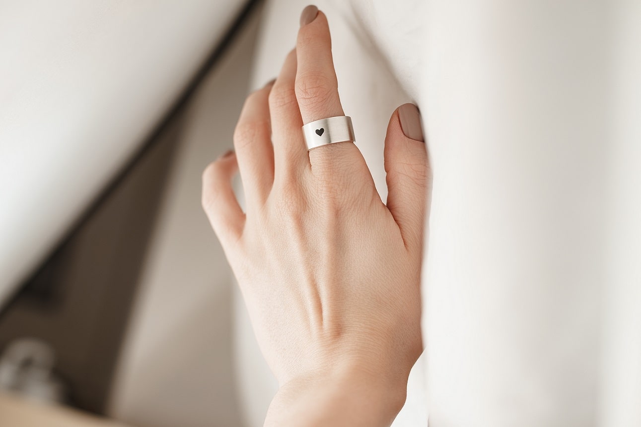 Ring "With Love" (10 mm; Black Heart)