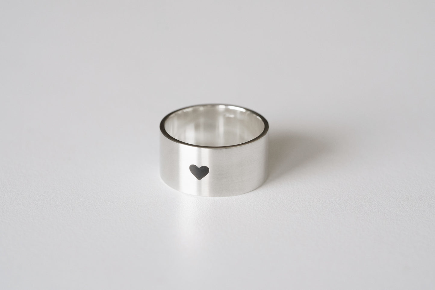 Ring "With love" (10 mm; black heart)