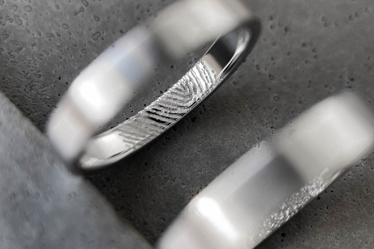 Wedding ring "Simple" (4 mm) with personalized fingerprint inside