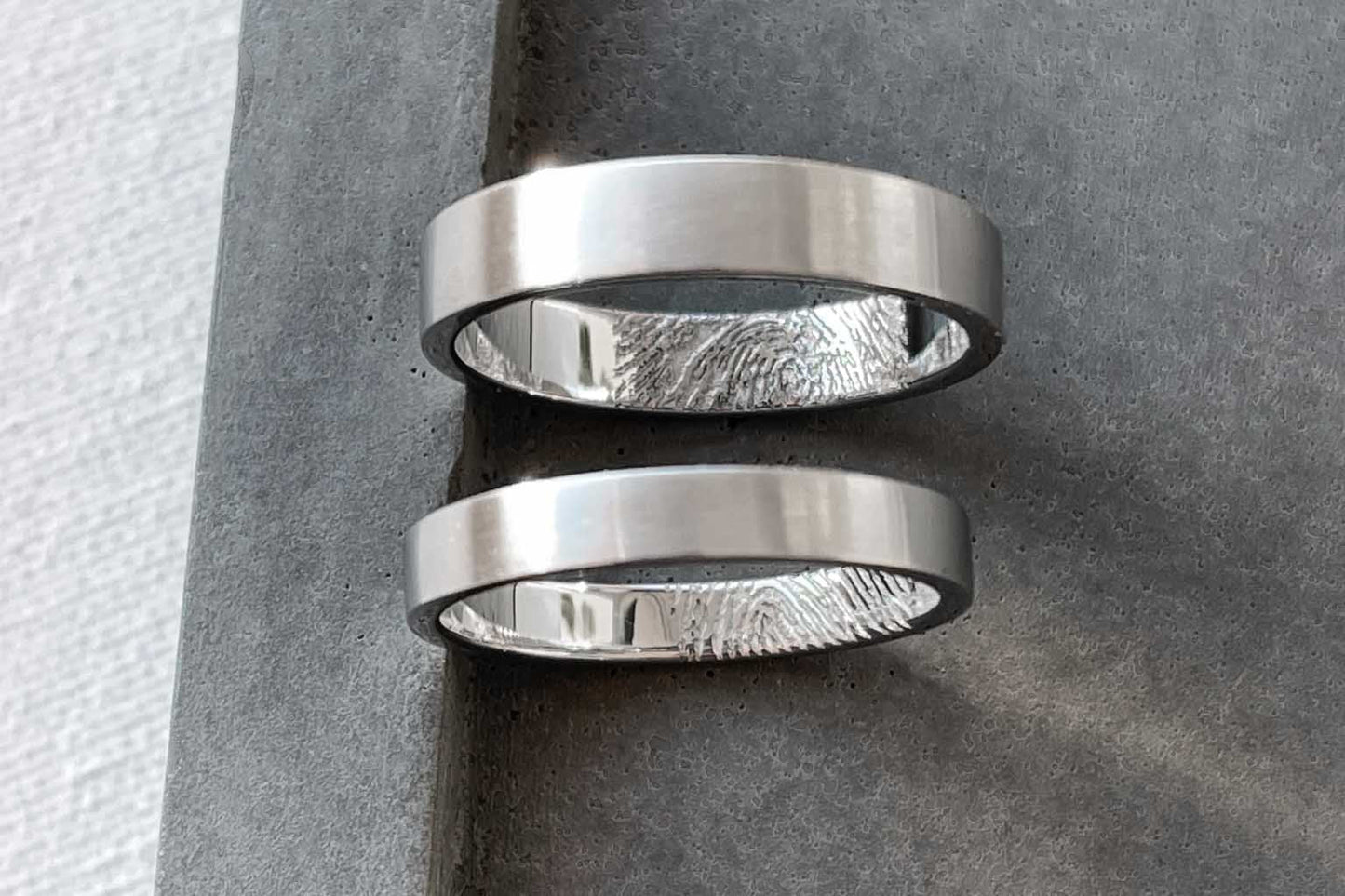 Wedding ring "Simple" (4 mm) with personalized fingerprint inside