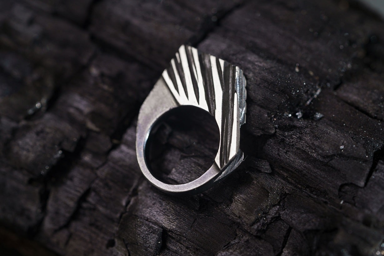 Signet ring "Crushed ice" blackened