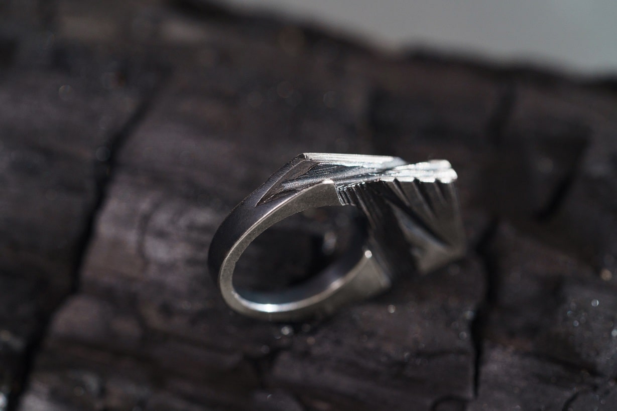 Signet ring "Crushed ice" blackened
