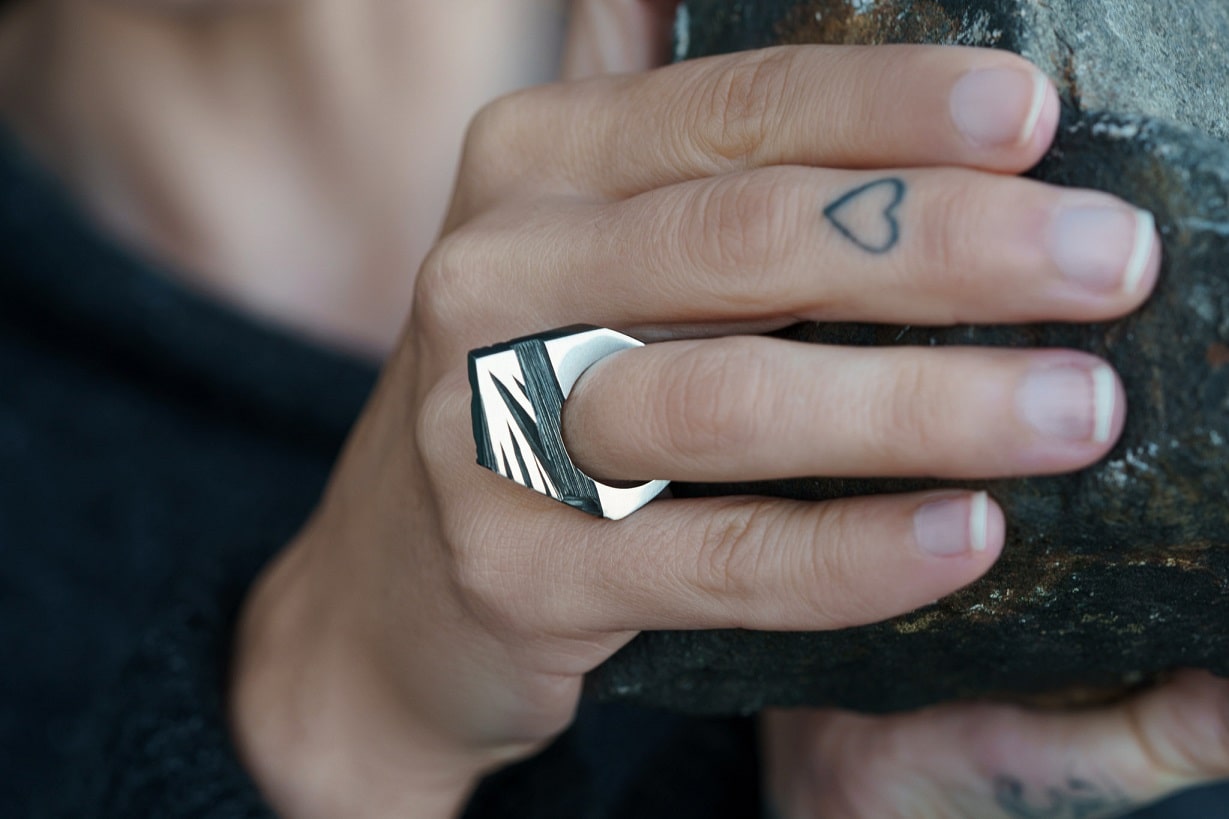 Signet ring "Crushed ice" blackened