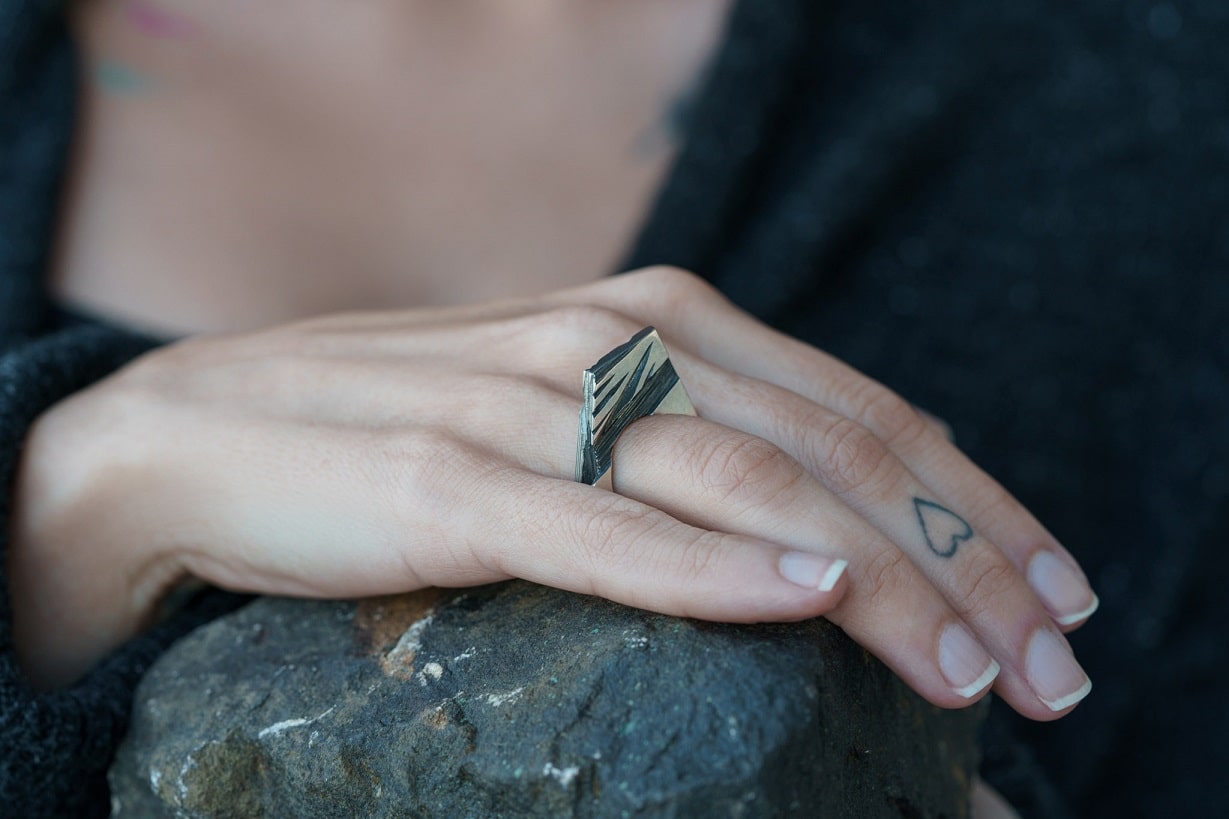 Signet ring "Crushed ice" blackened