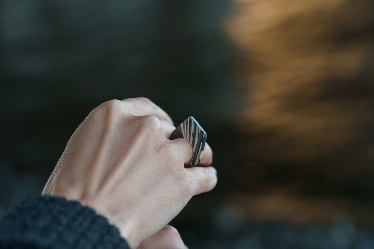 Signet ring "Crushed ice" blackened
