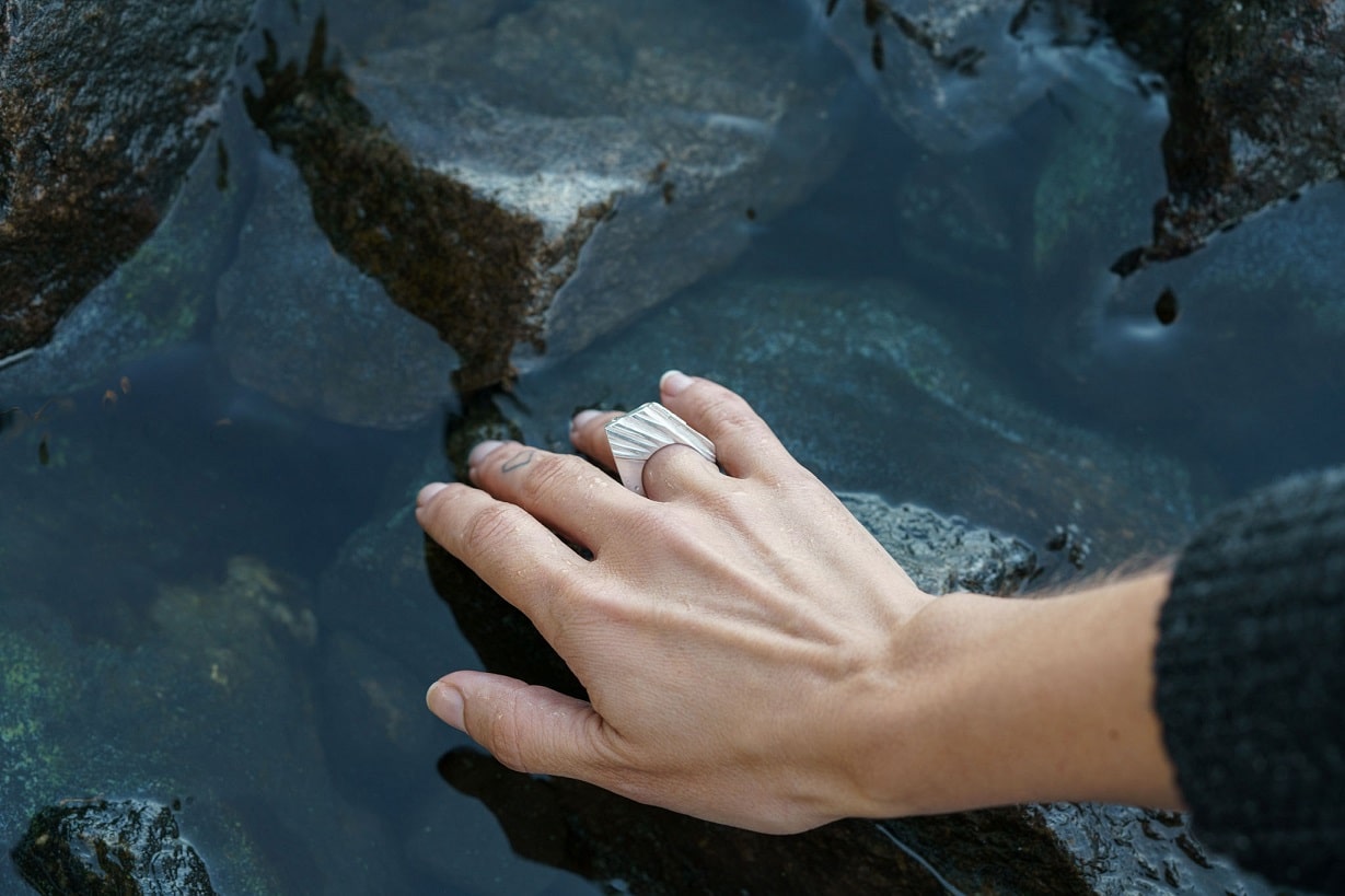 Signet ring "Crushed ice" light