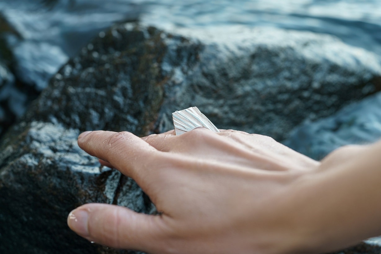 Signet ring "Crushed ice" light