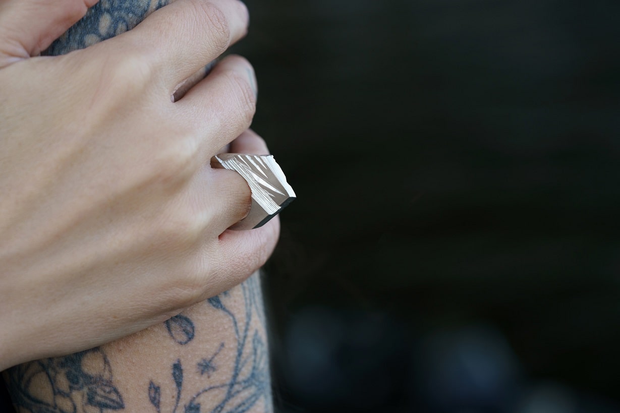 Signet ring "Crushed ice" light