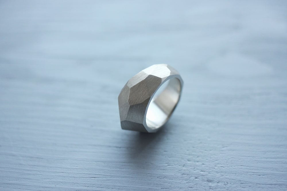 Signet ring "Facets" big