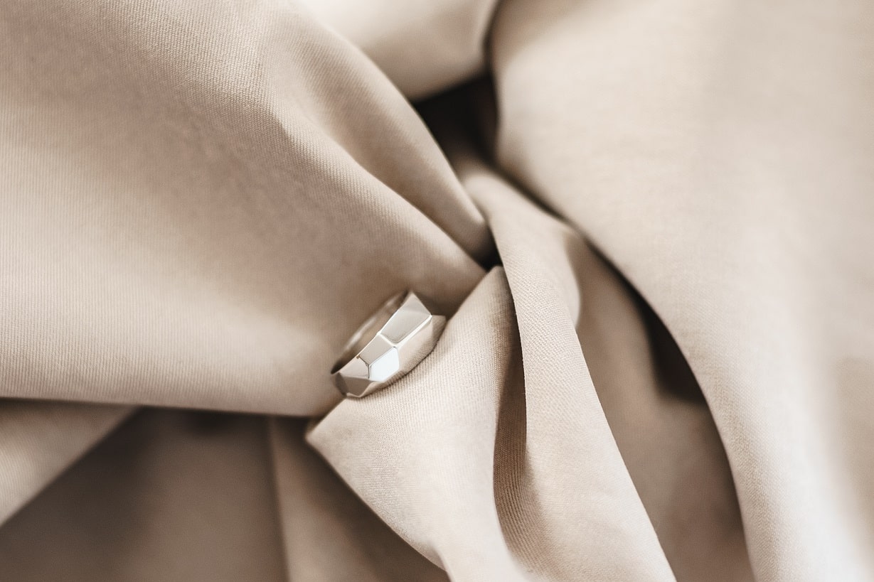 Signet ring "Facets" mini