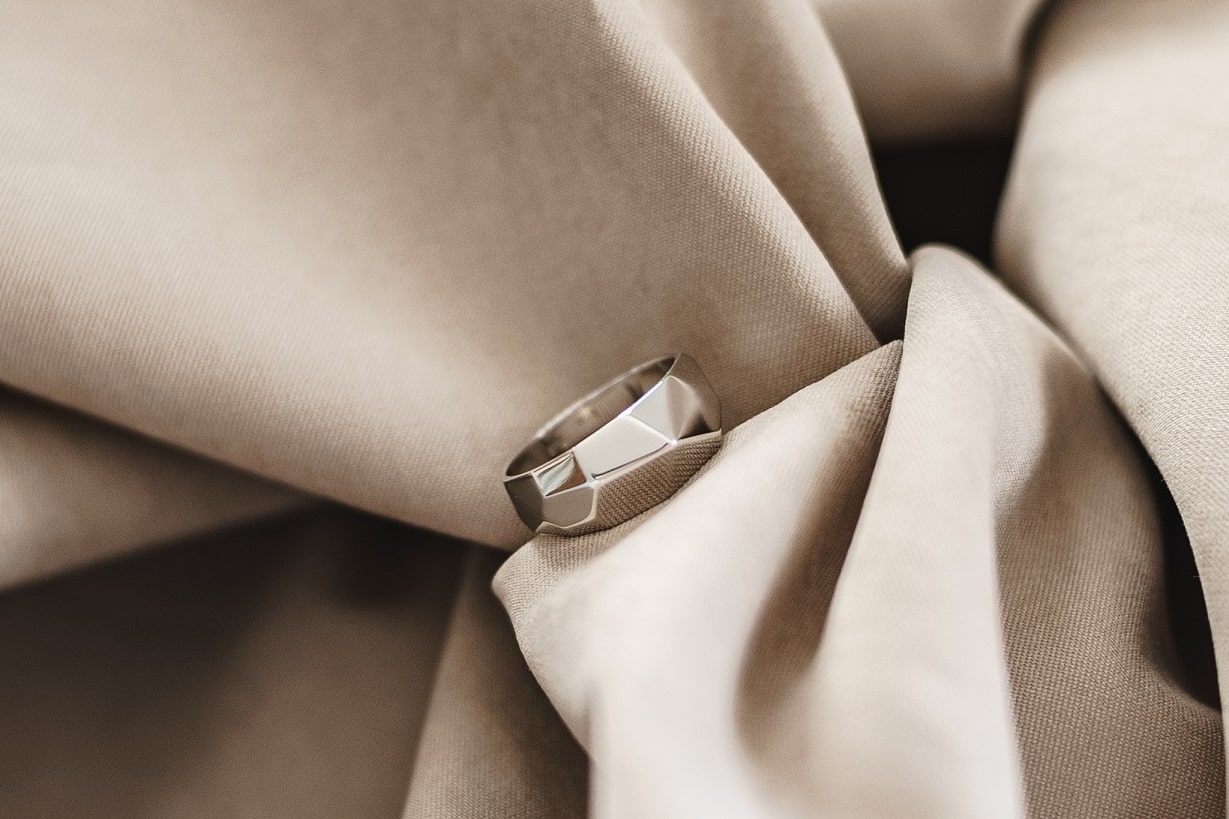 Signet ring "Facets" mini