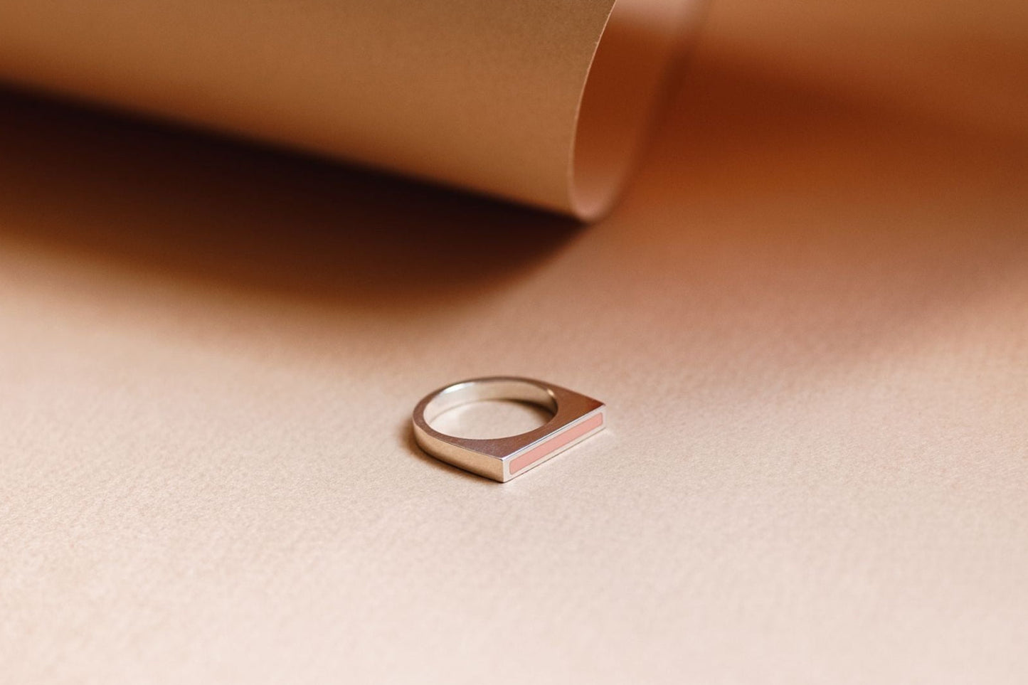 Signet ring "Horizon" with beige enamel