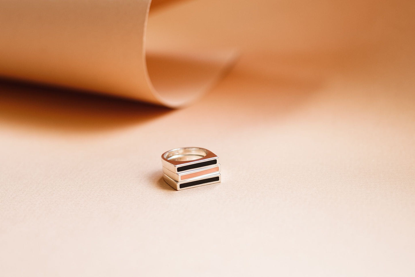 Signet ring "Horizon" with beige enamel