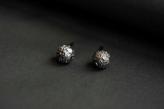 Stud earrings "Full moon" (8 mm) blackened