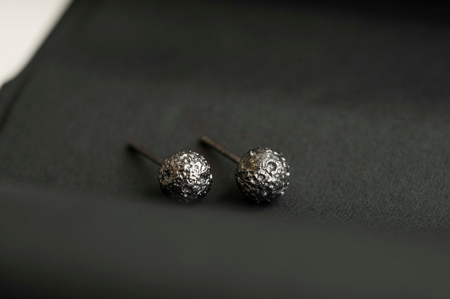 Stud earrings "Full moon" (8 mm)