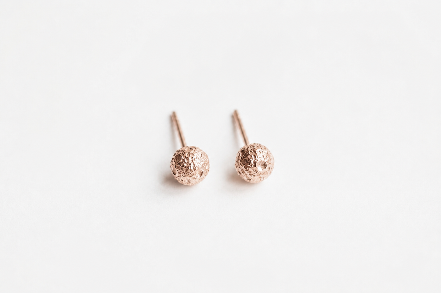 Stud earrings "Full moon" (8 mm) light
