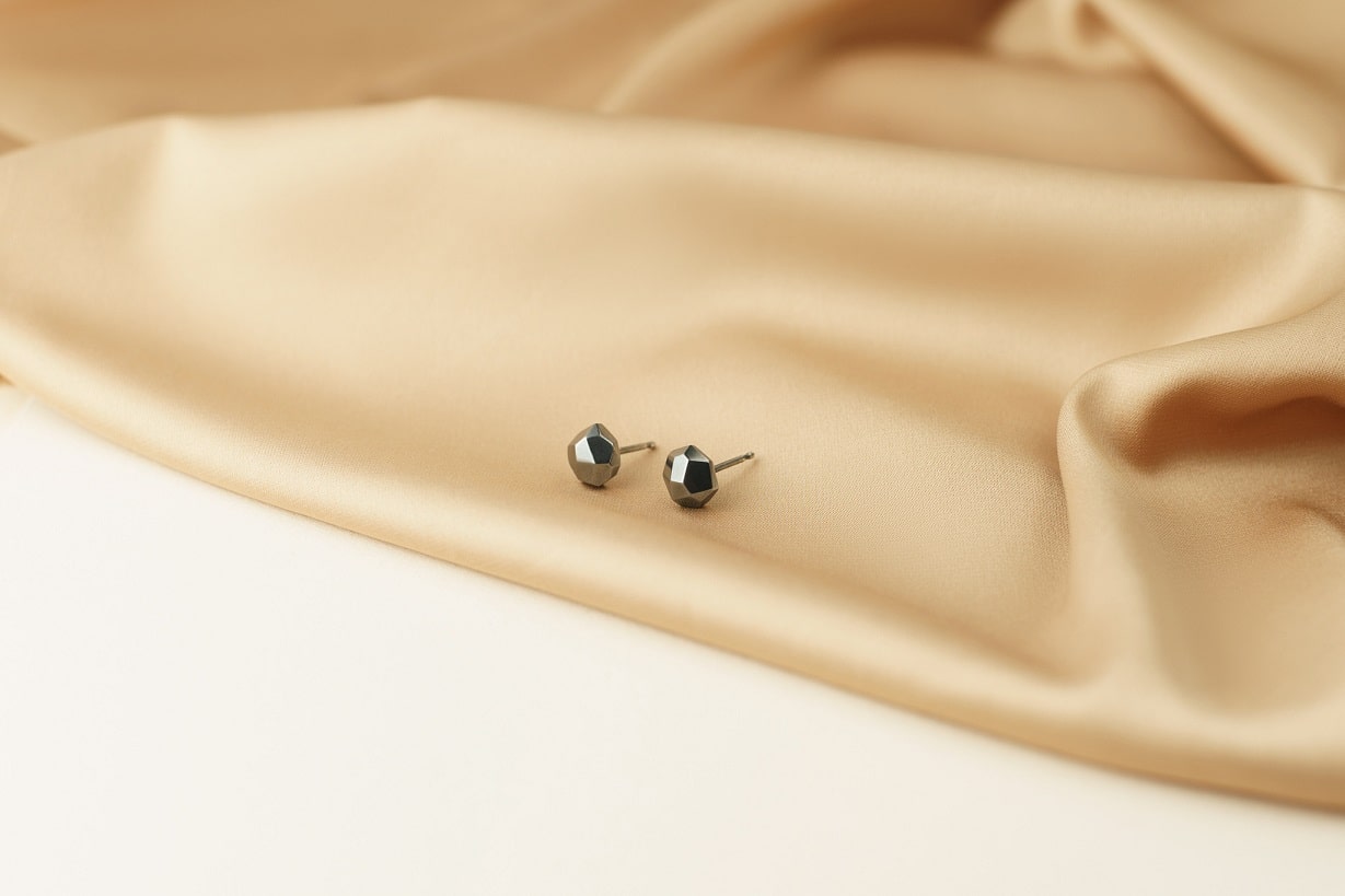 Stud earrings "Facets"