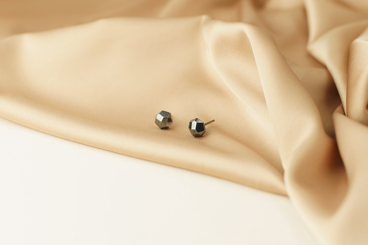 Stud earrings "Facets"
