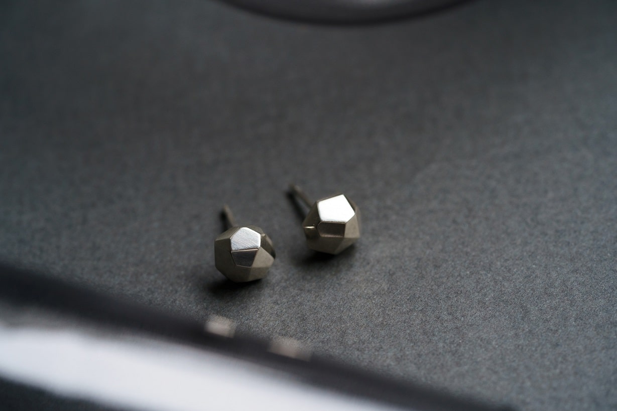 Stud earrings "Facets"