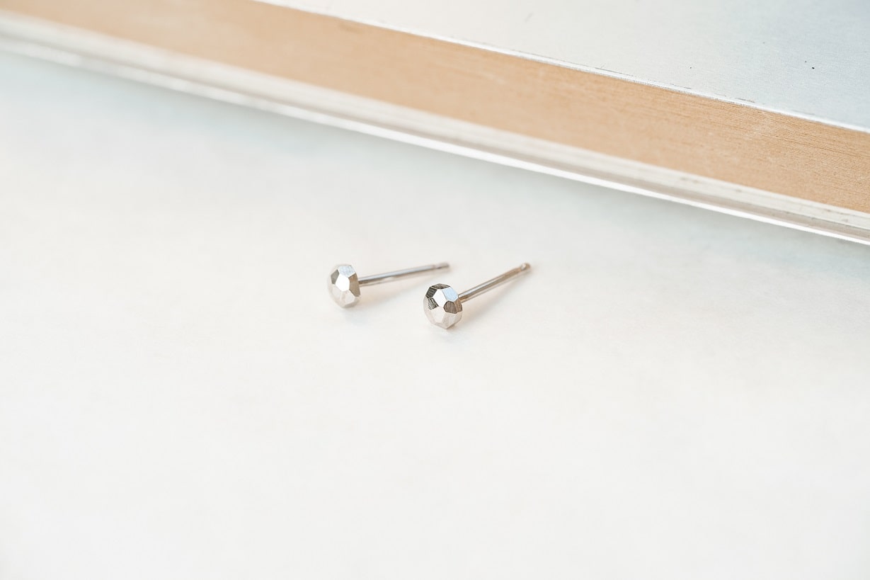 Stud earrings "Facets" mini