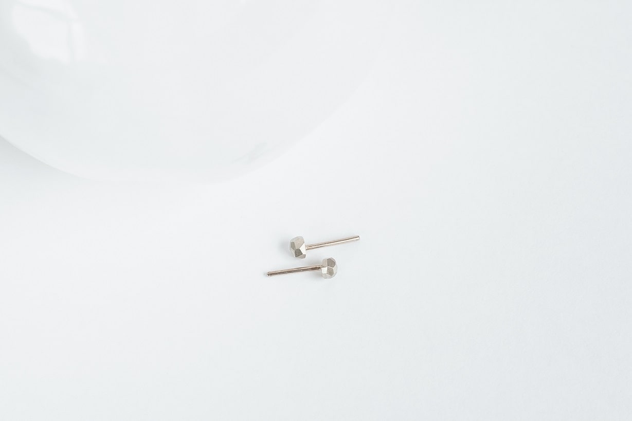 Stud earrings "Facets" mini