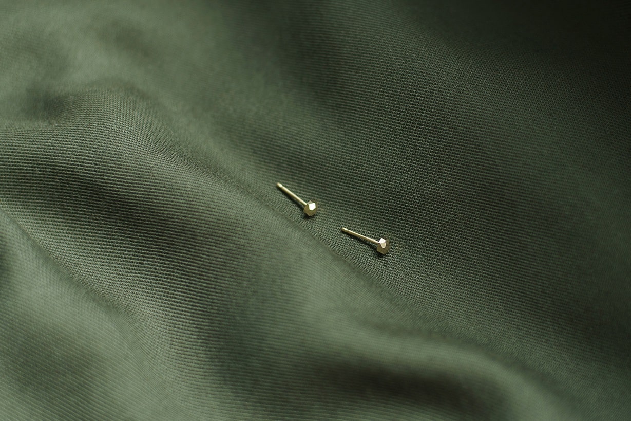 Stud earrings "Facets" mini