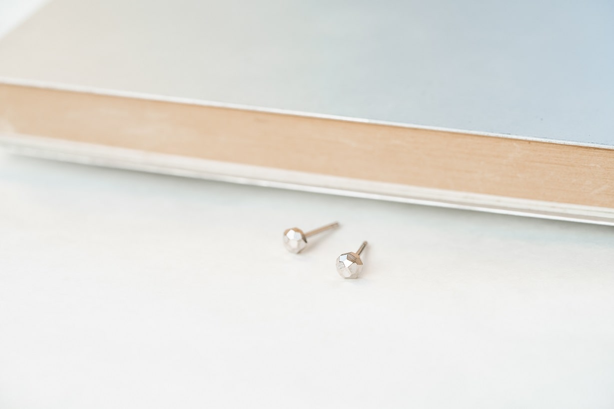 Stud earrings "Facets" mini