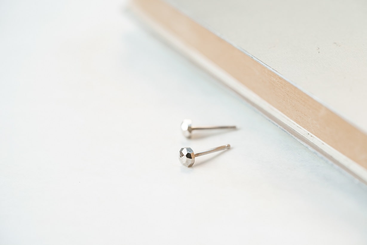 Stud earrings "Facets" mini