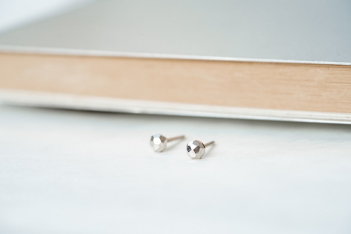 Stud earrings "Facets" mini