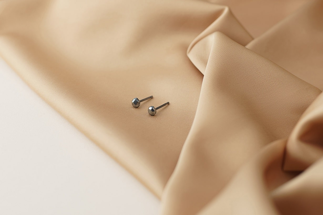 Stud earrings "Facets" mini