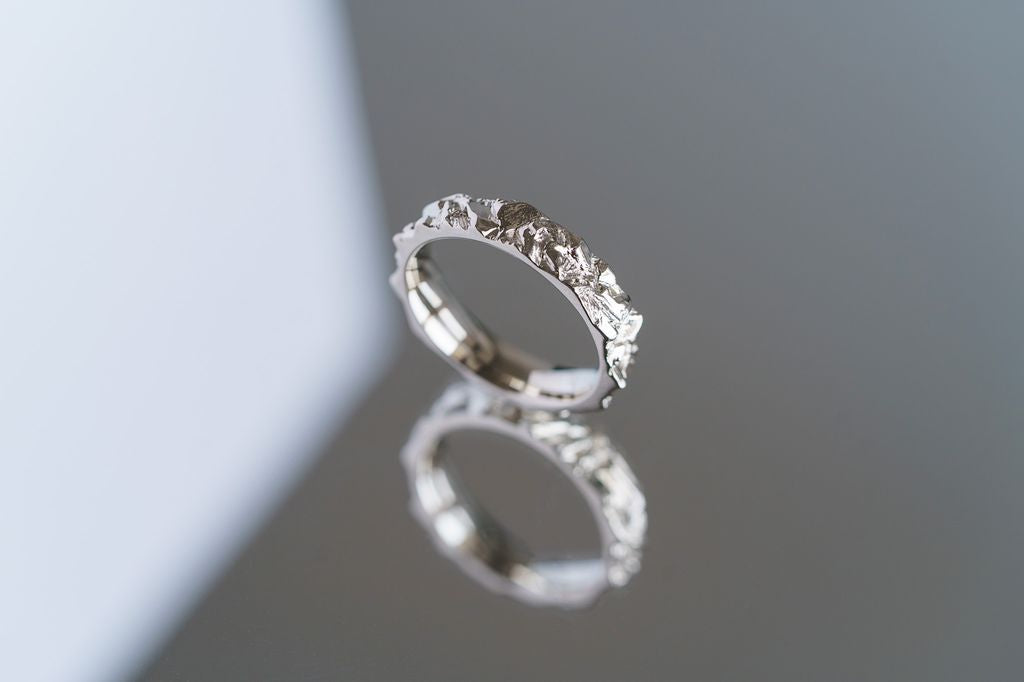 Wedding ring "Granite rock" light (5 mm)