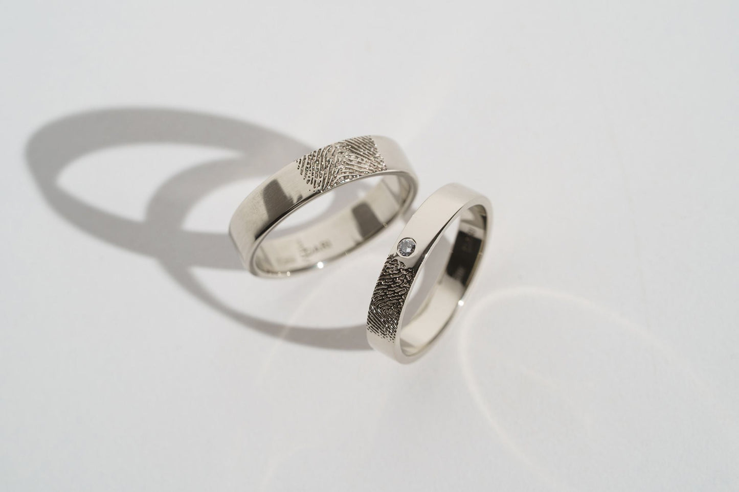 Wedding ring "Simple" (4 mm, stone 2 mm) with fingerprint