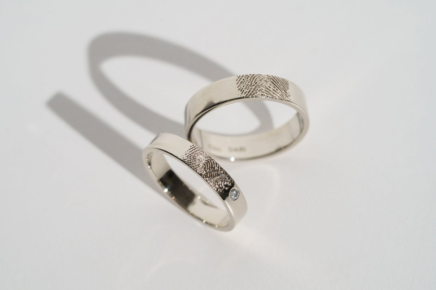 Wedding ring "Simple" (4 mm, stone 2 mm) with fingerprint