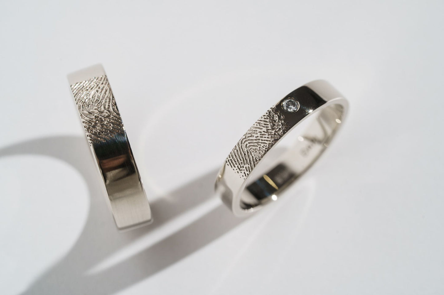 Wedding ring "Simple" (4 mm, stone 2 mm) with fingerprint