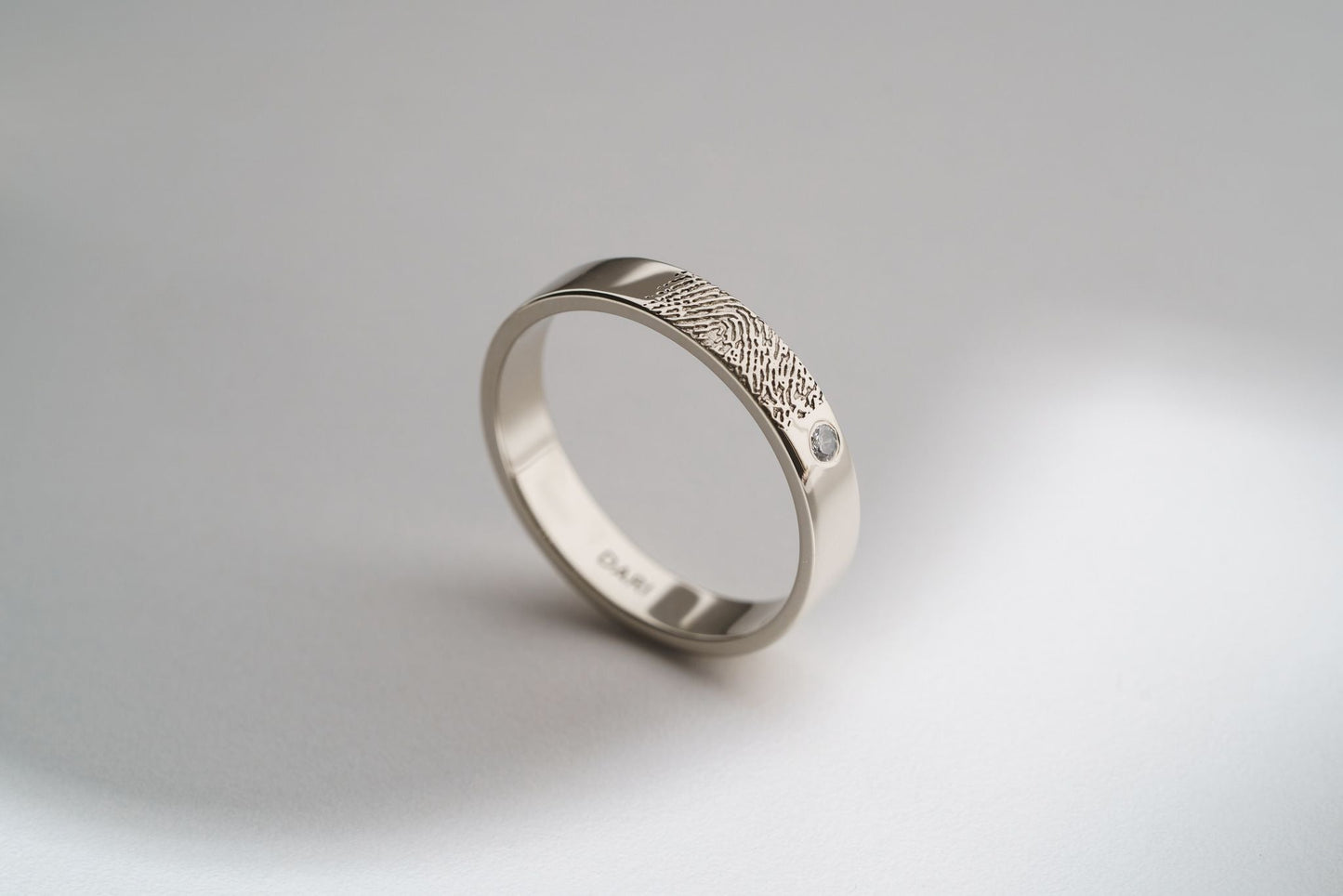 Wedding ring "Simple" (4 mm, stone 2 mm) with fingerprint