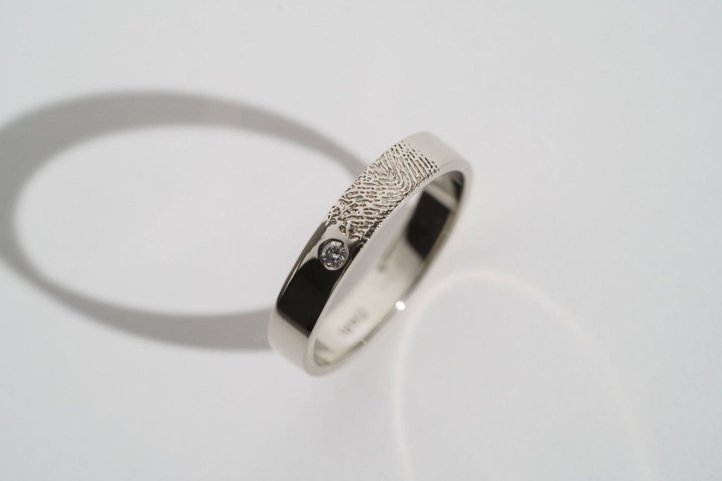 Wedding ring "Simple" (4 mm, stone 2 mm) with fingerprint
