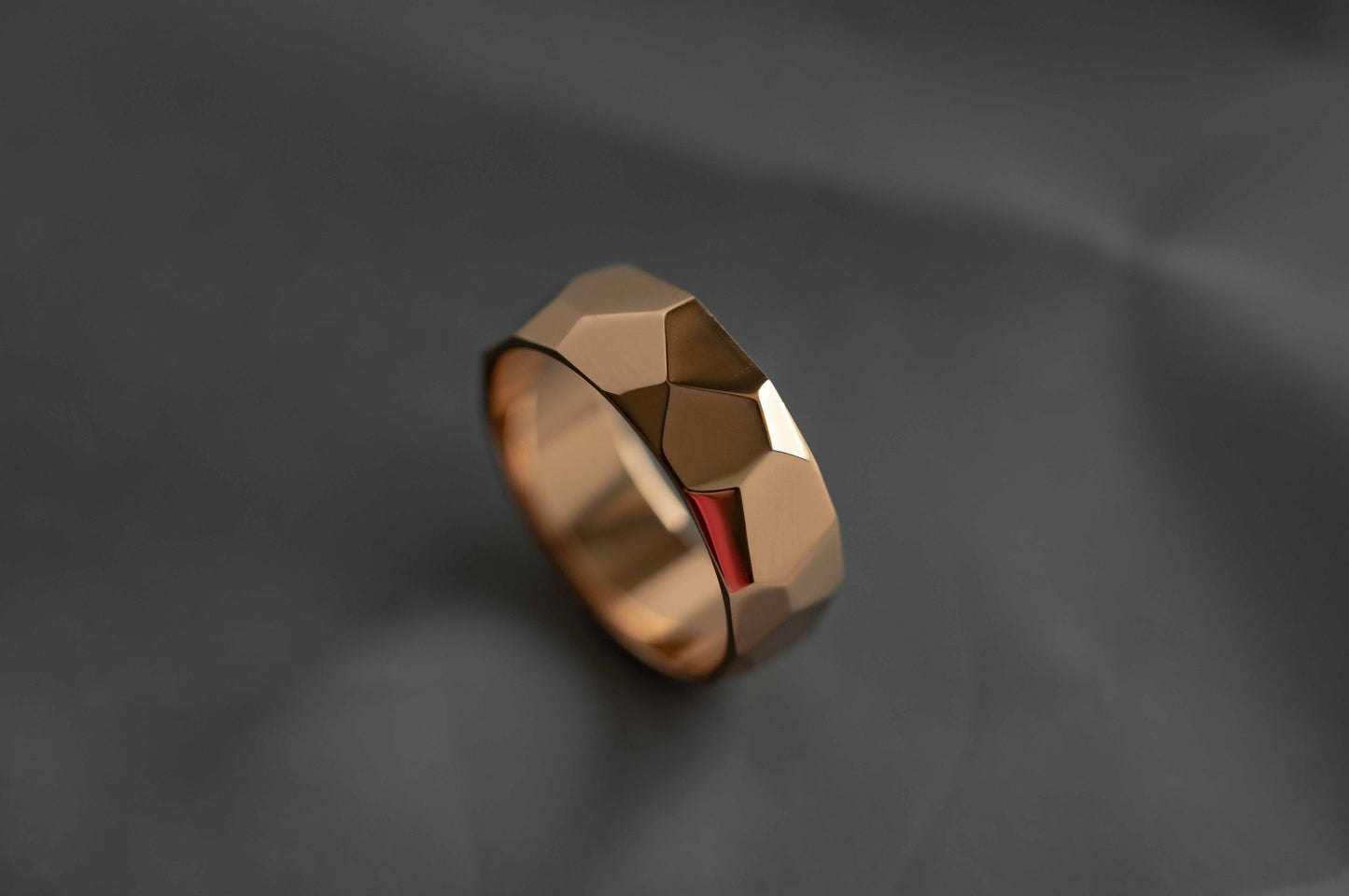 Wedding ring "Large Facets" (7 mm)