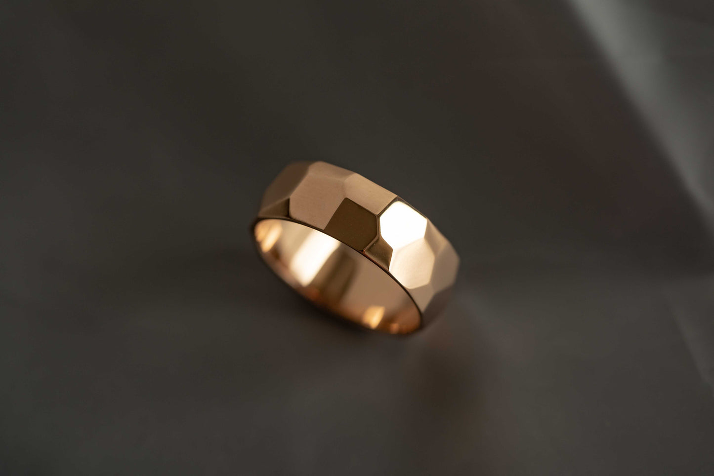 Wedding ring "Large Facets" (7 mm)